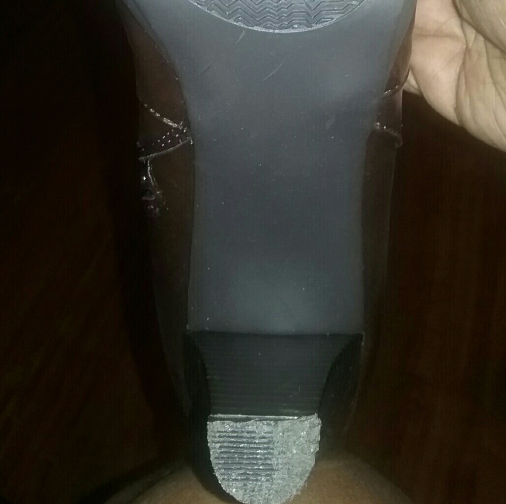 Boots - Picture 3 of 6